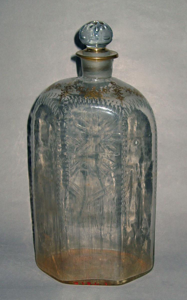 1957.0841 D, DD Glass case bottle