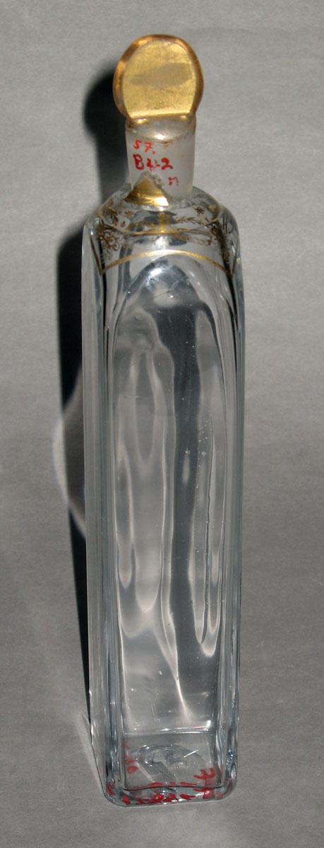 1957.0842 N Glass bottle