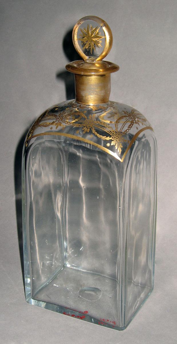 1957.0842 O Glass case bottle
