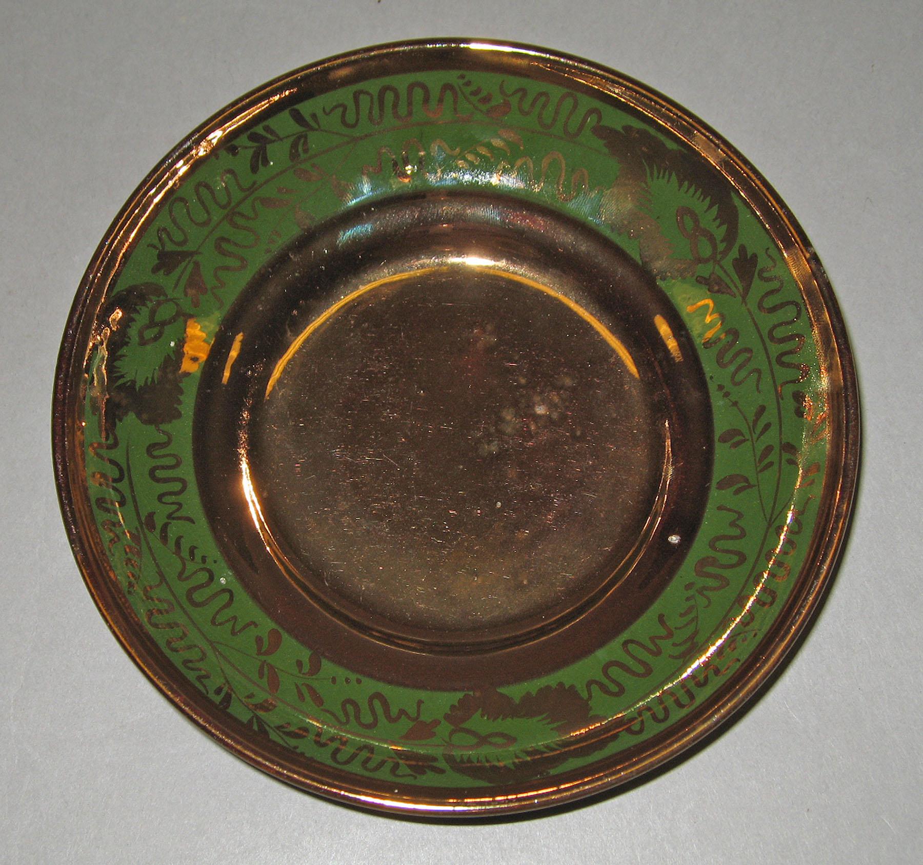 1972.0019 B Lusterware saucer