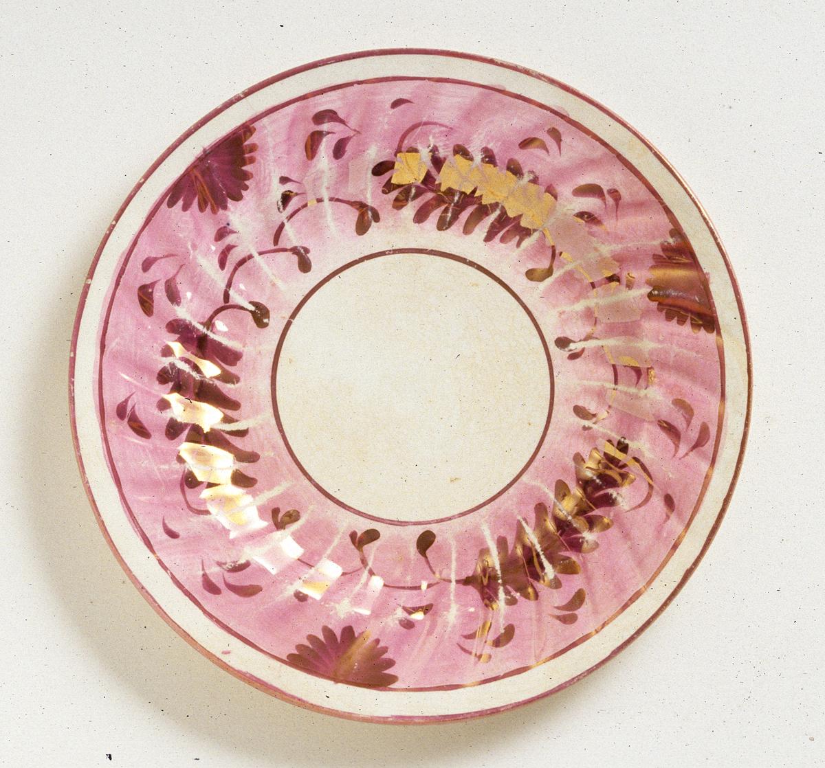 1972.0029 Lusterware plate