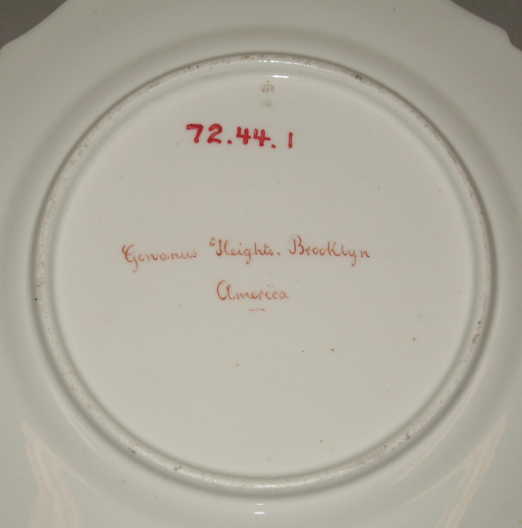 1972.0044.001 Soft-paste porcelain plate (underside)