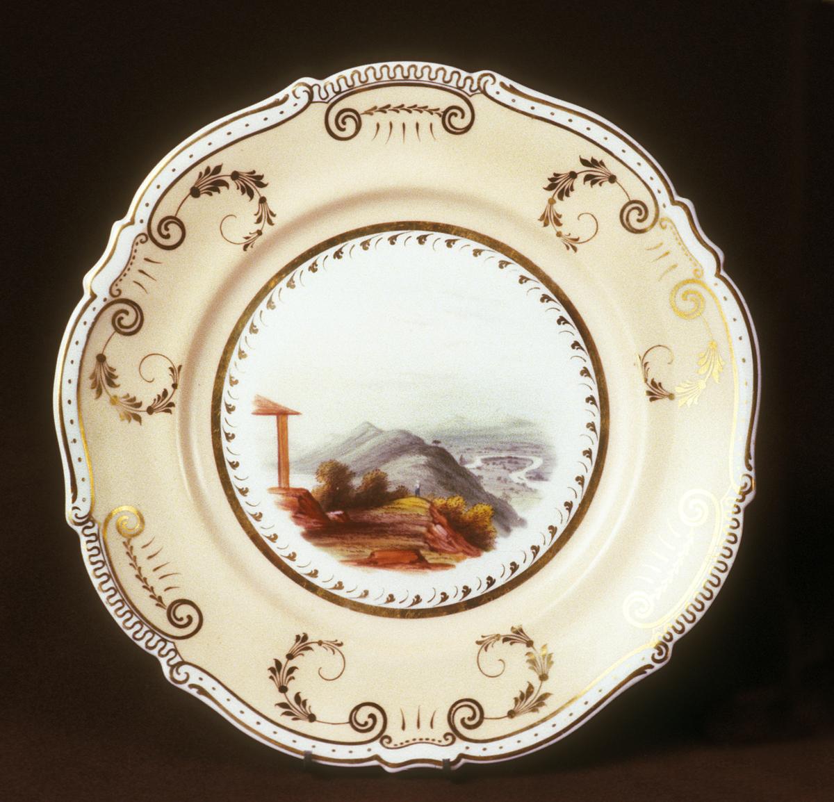 1972.0044.006 Soft-paste porcelain