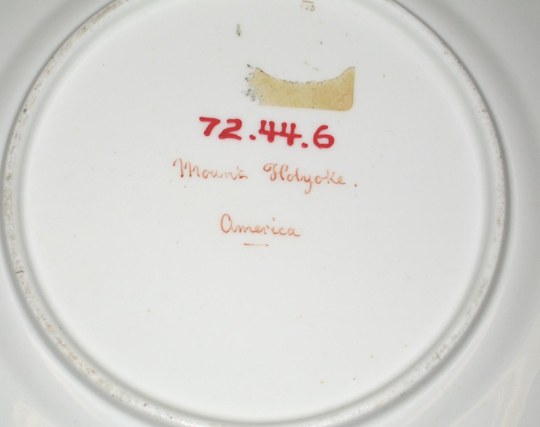 1972.0044.006 Soft-paste porcelain (underside)