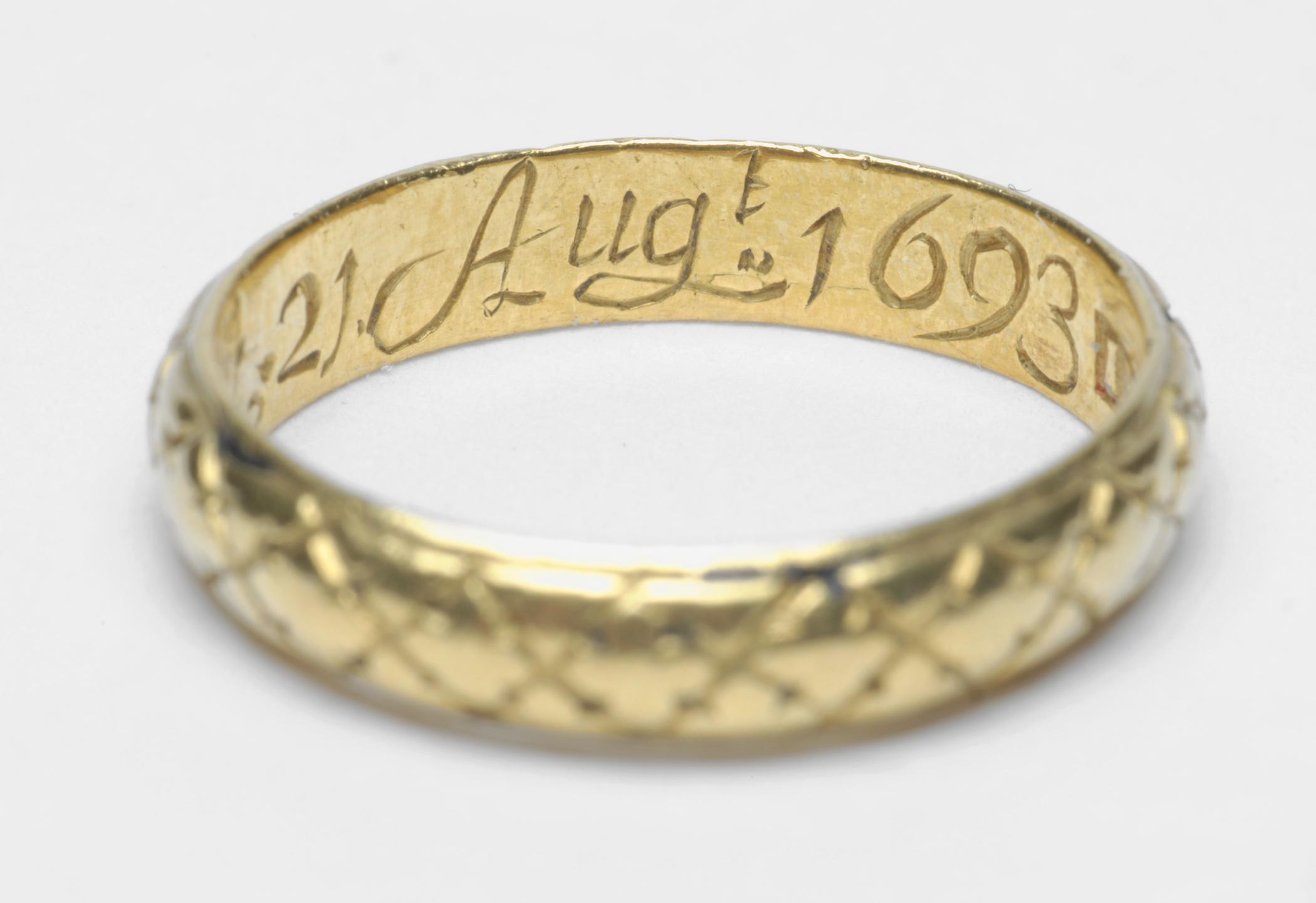 1972.0060 Ring (finger), view 3