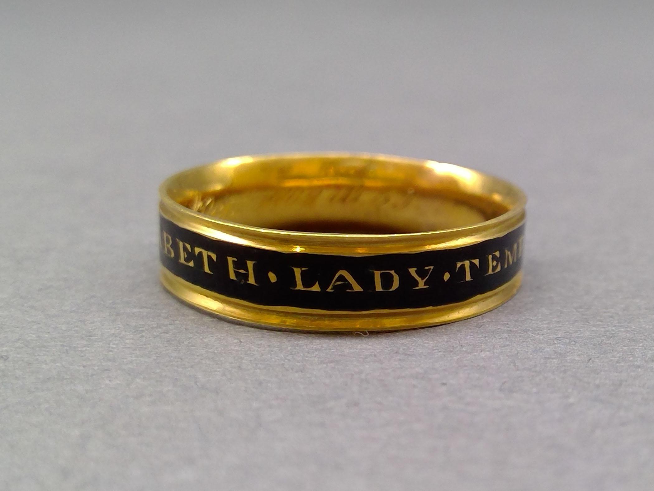 1972.0071 Ring (finger), Mourning ring, view 3