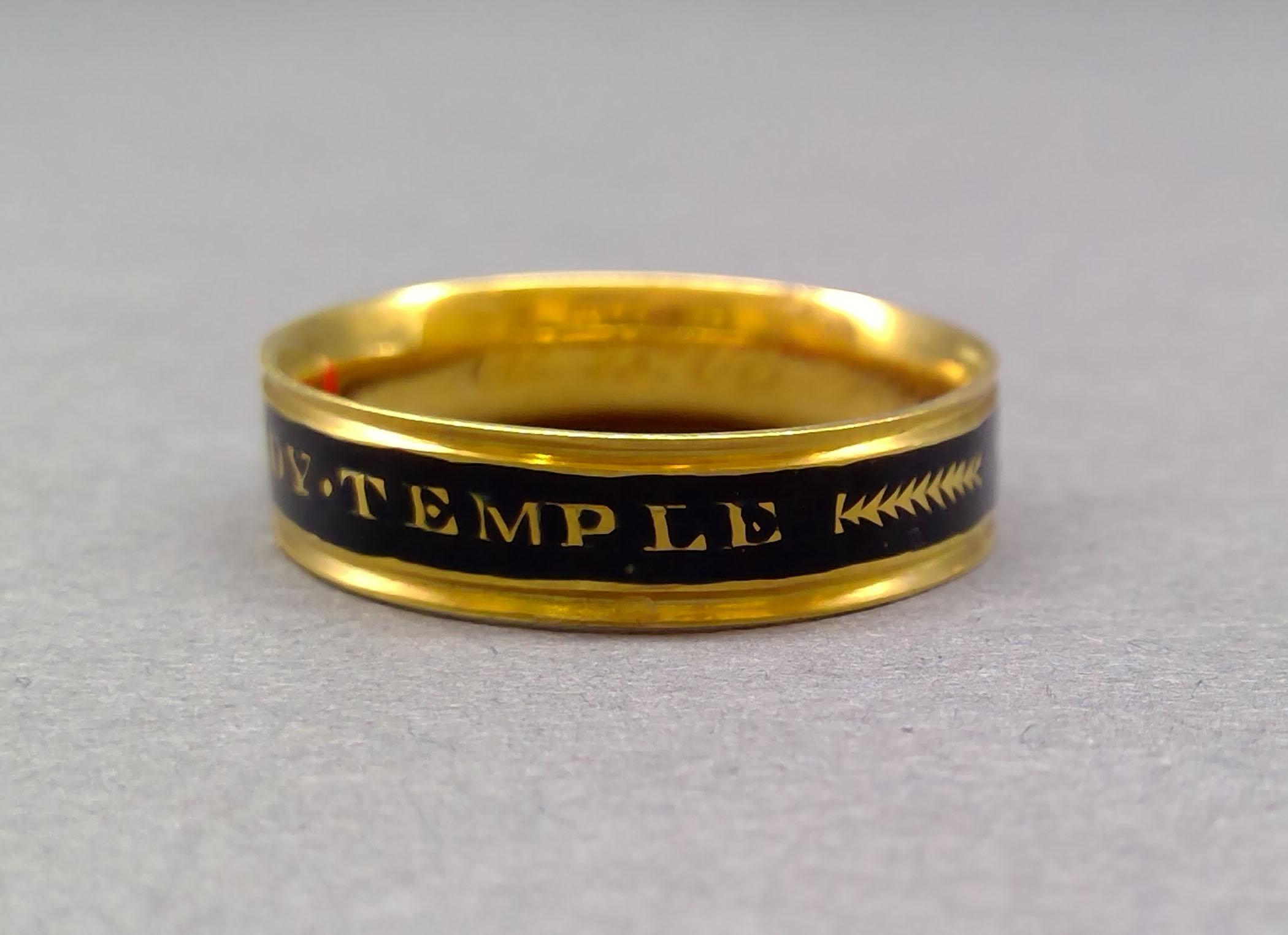 1972.0071 Ring (finger), Mourning ring, view 4
