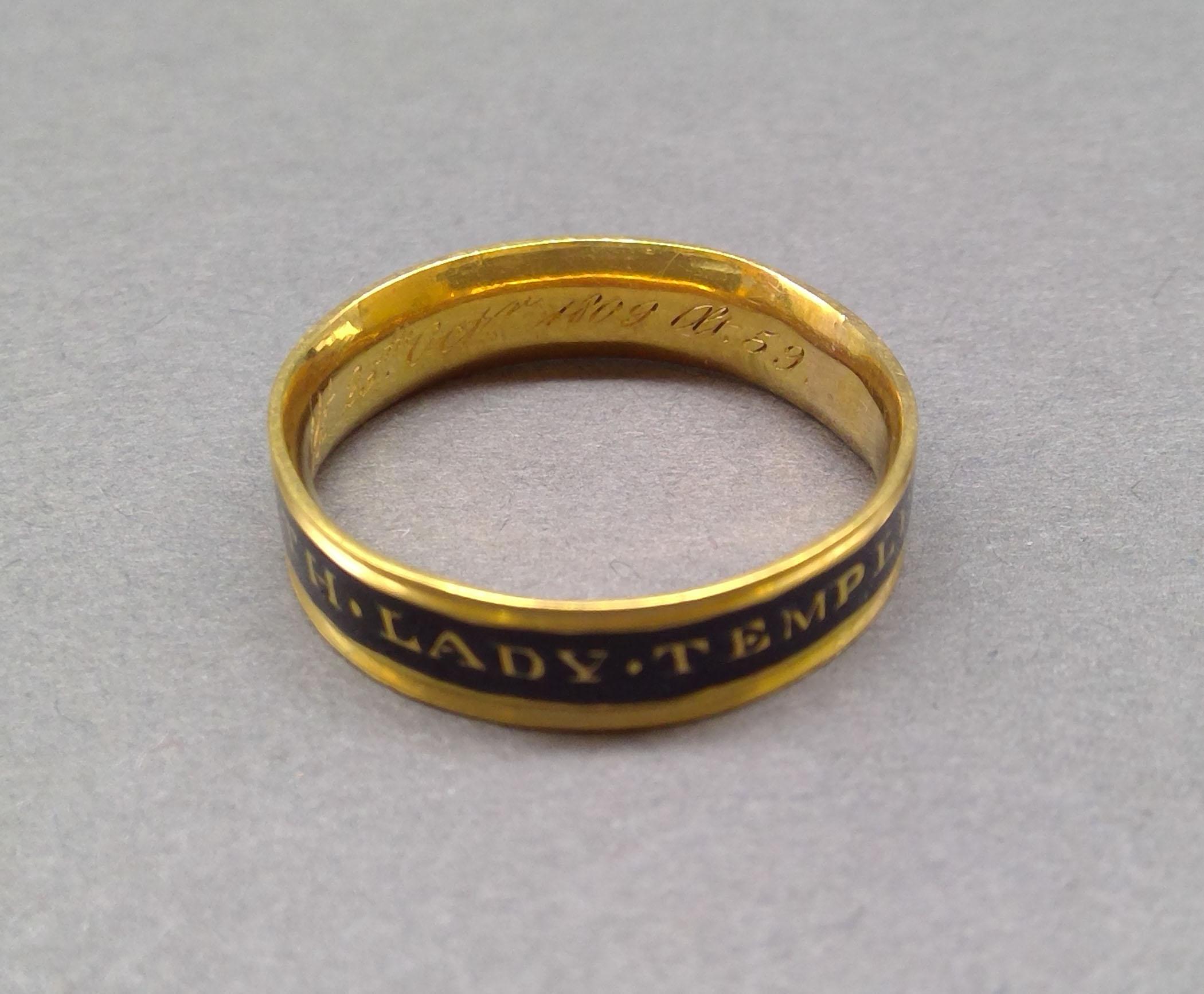 1972.0071 Ring (finger), Mourning ring, inscription view 2
