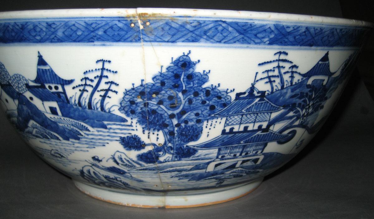 1972.0078 Porcelain Bowl view 2