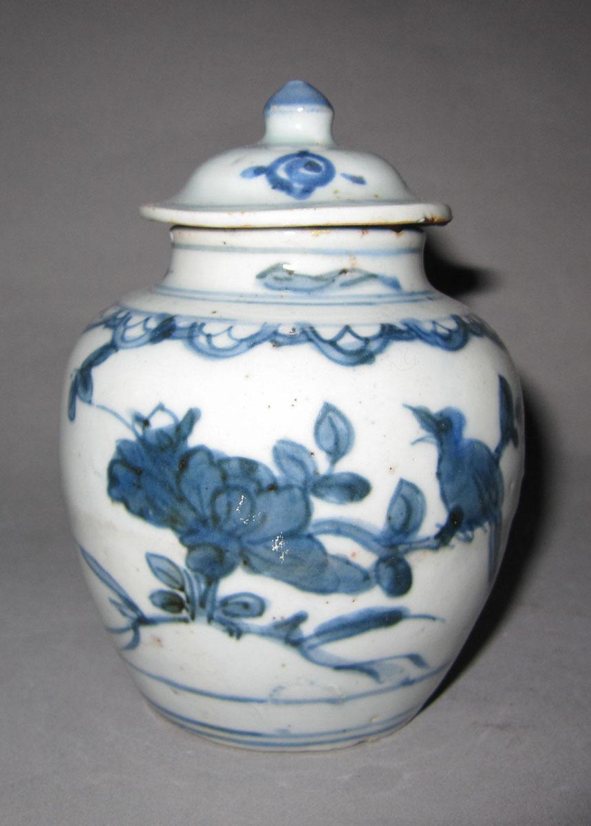 1972.0086 A, .0085 B Porcelain jar and cover