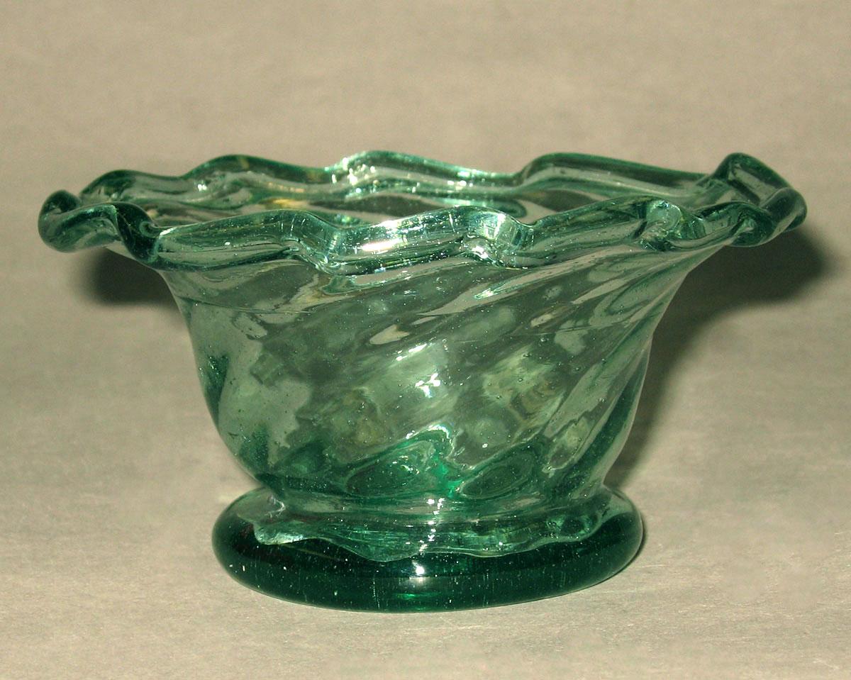 1972.0087 Glass bowl