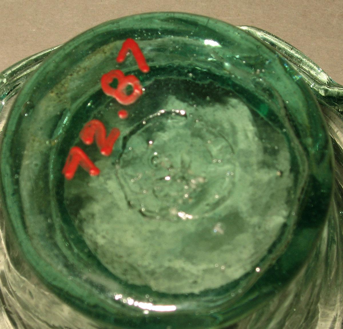 1972.0087 Glass bowl (underside)