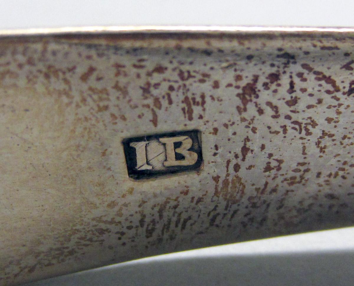 1972.0092 Silver Tongs mark 2