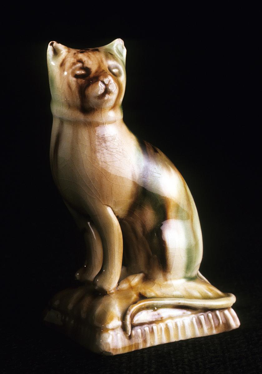 1972.0125 Cat figure