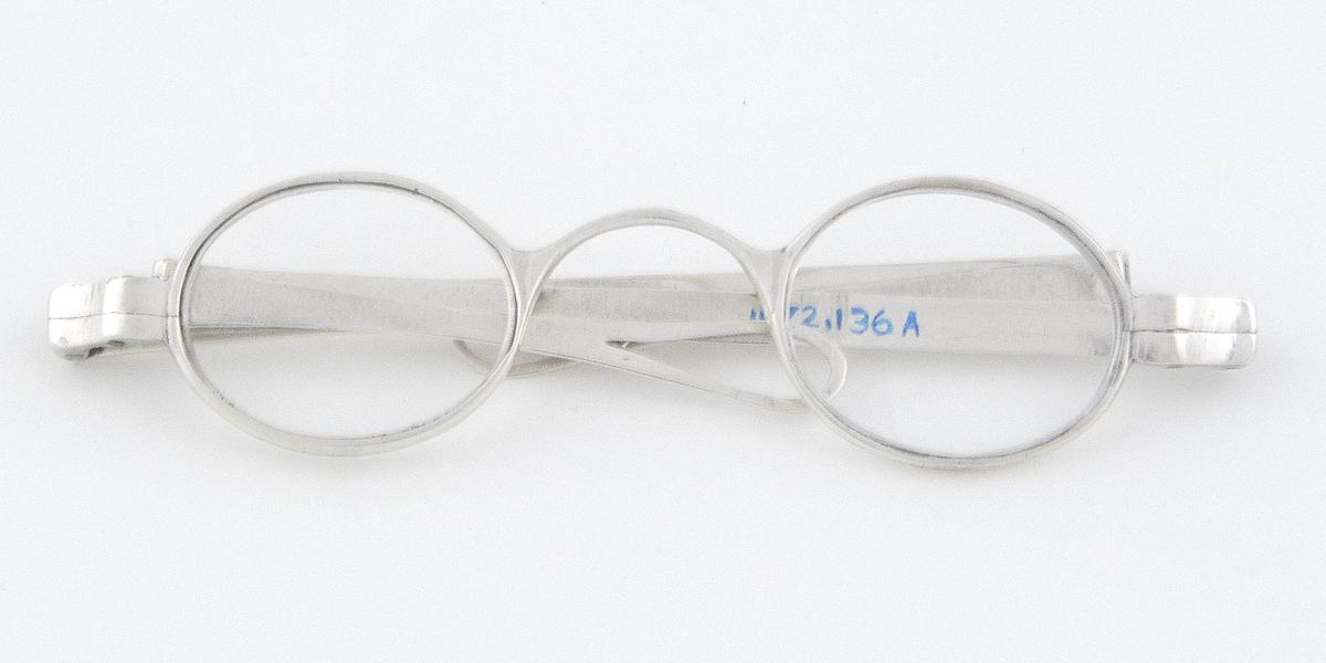 1972.0136 A Spectacles
