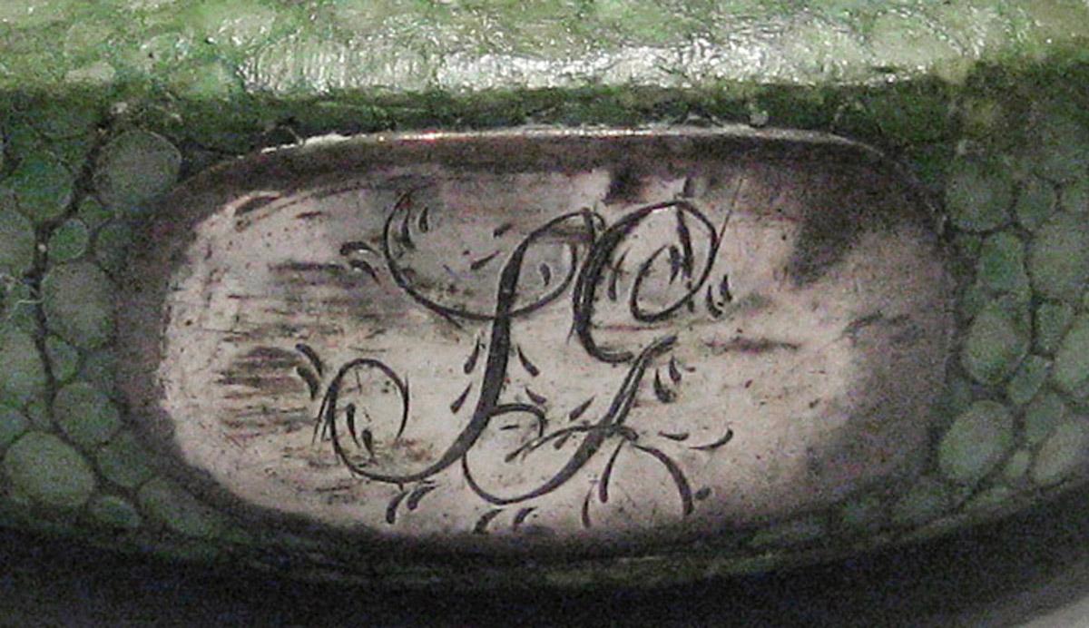 1972.0136 B Spectacles case, engraving
