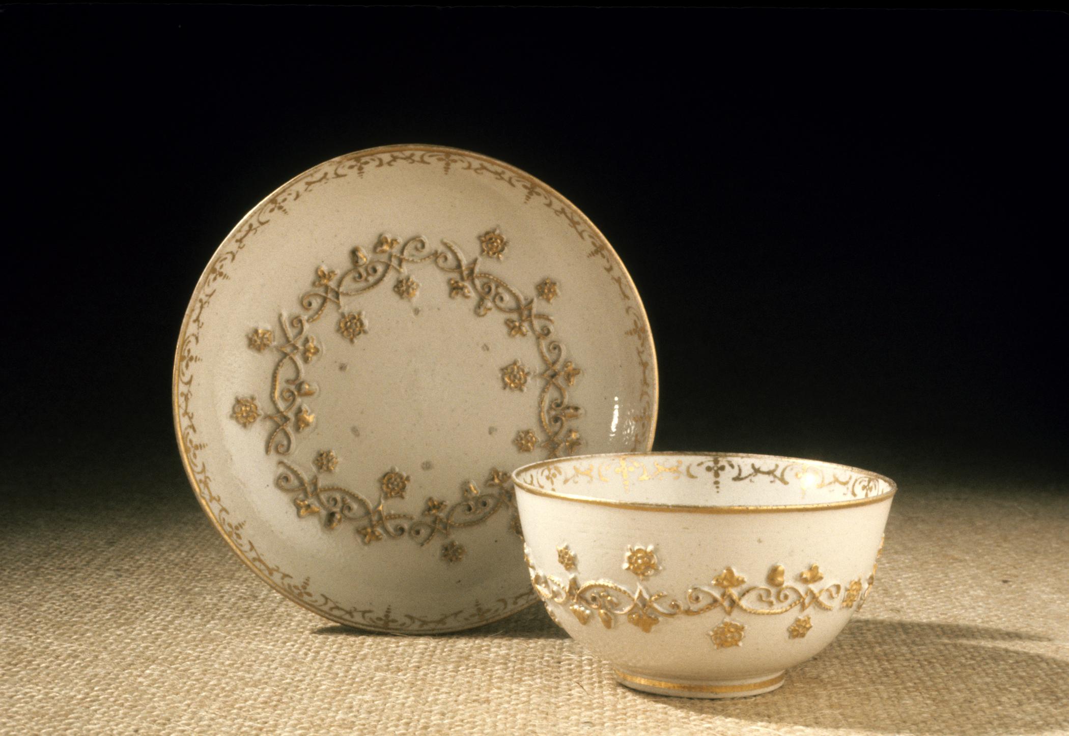 1972.0164 A, B Teabowl and Saucer