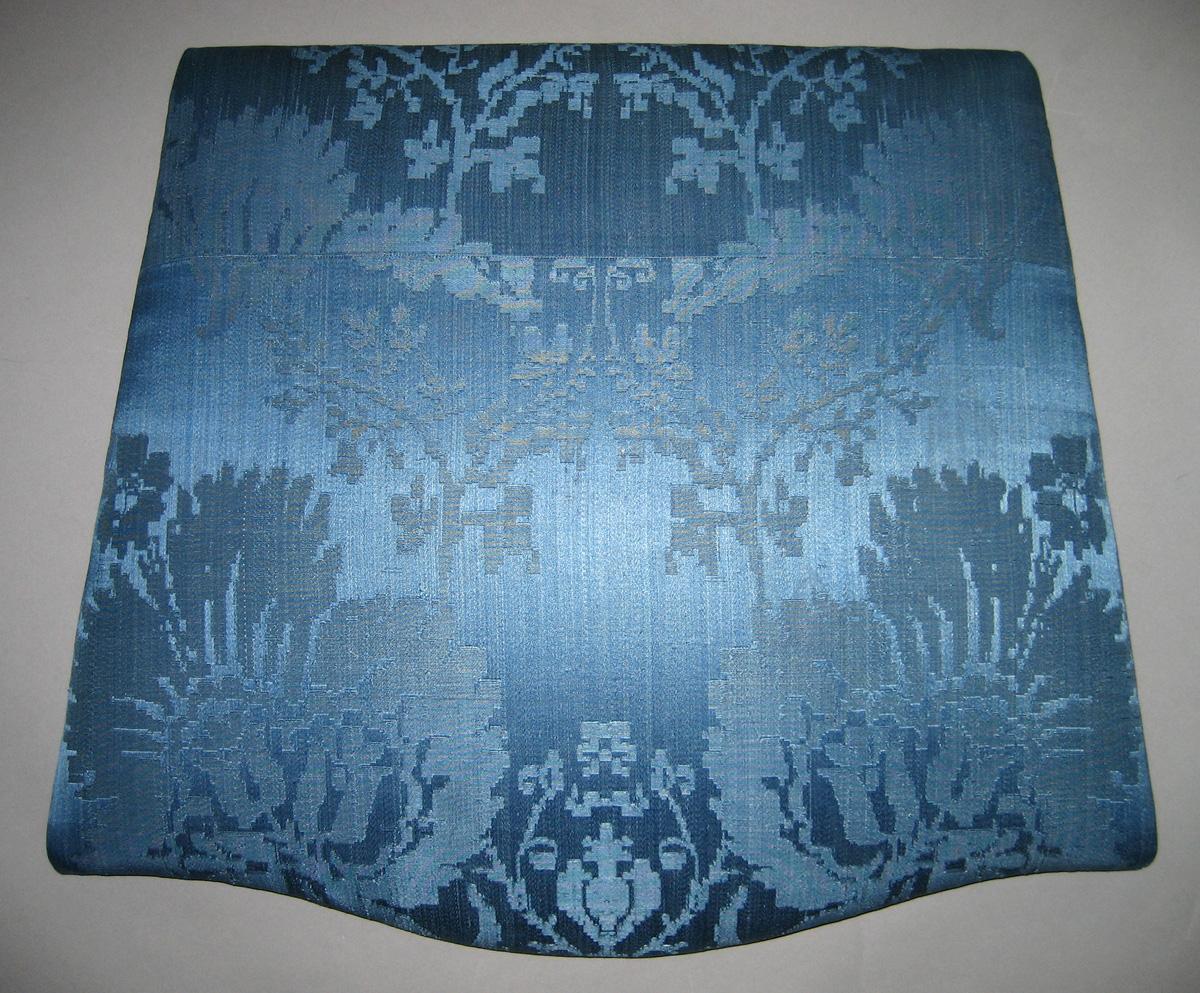 Slip seat 1969.5486.001 for chair 1957.0871.001 view 1