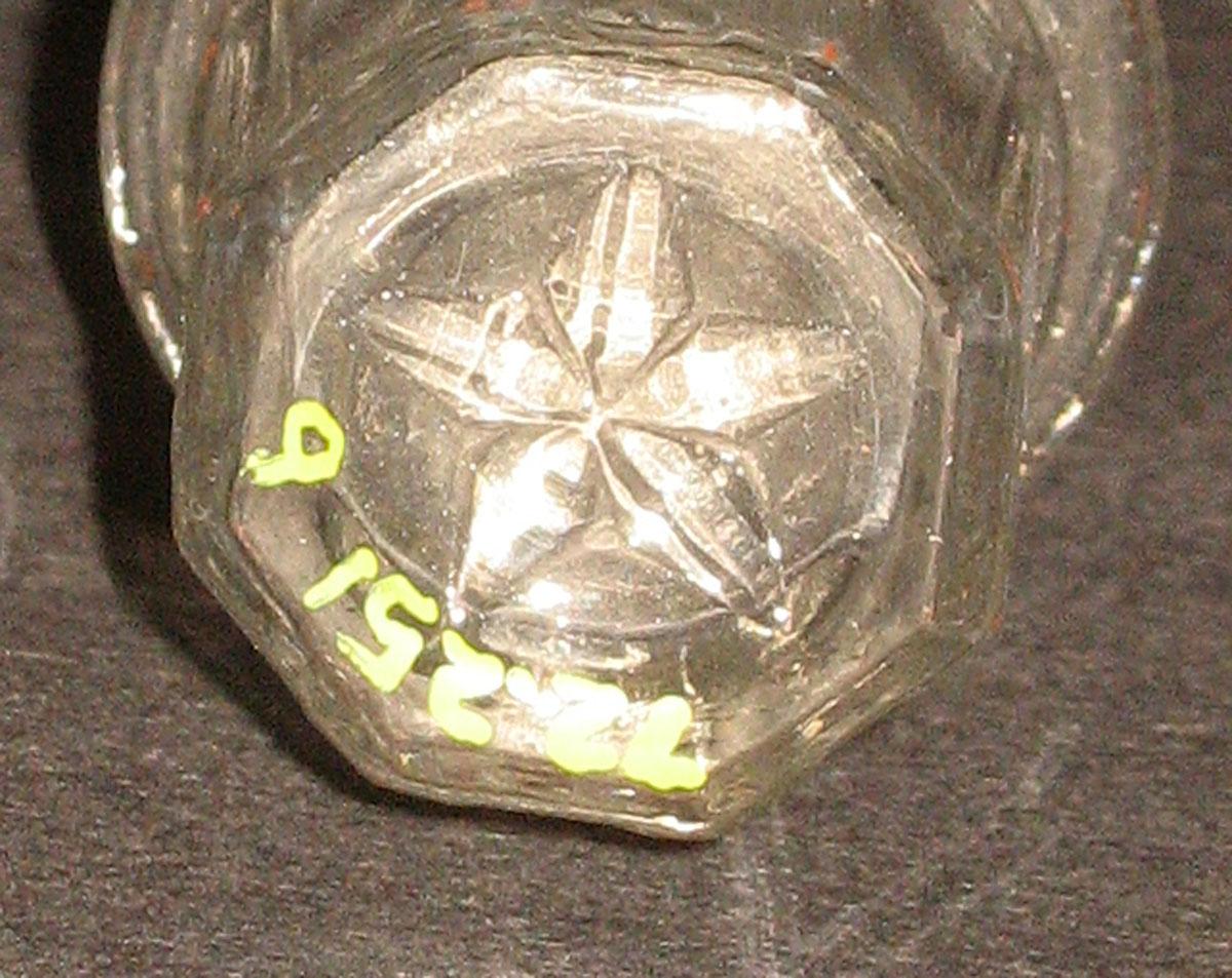 1972.0251 B Glass castor (underside)
