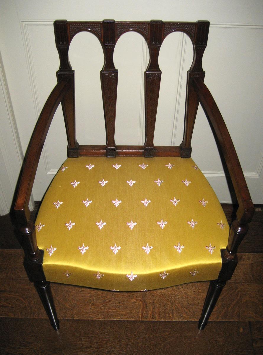 1957.0879 Chair view 2