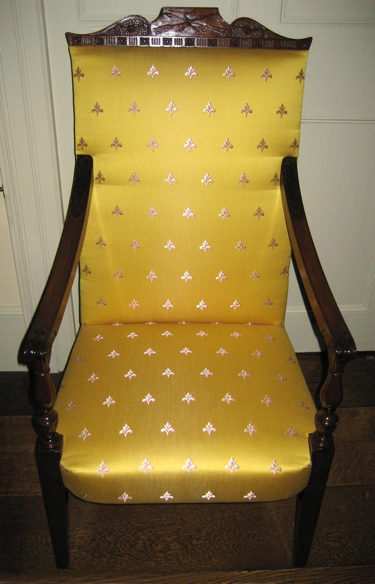 1957.0882.001 Lolling chair view 2