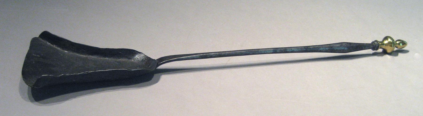 1952.0286.001 Shovel