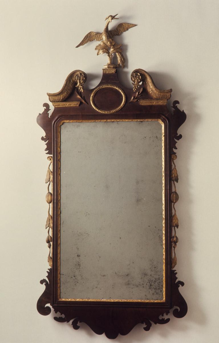 1957.0884.001 Looking glass or mirror