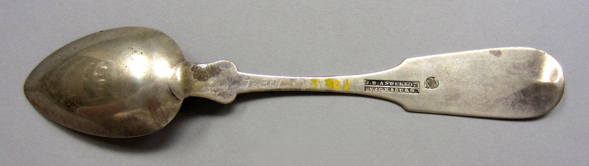 1972.0301 Teaspoon underside