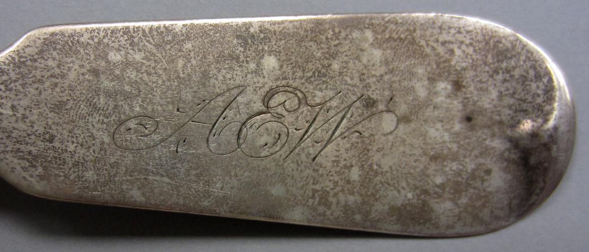 1972.0302 Teaspoon engraving