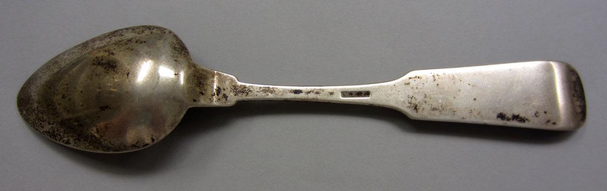 1972.0303 Tablespoon underside