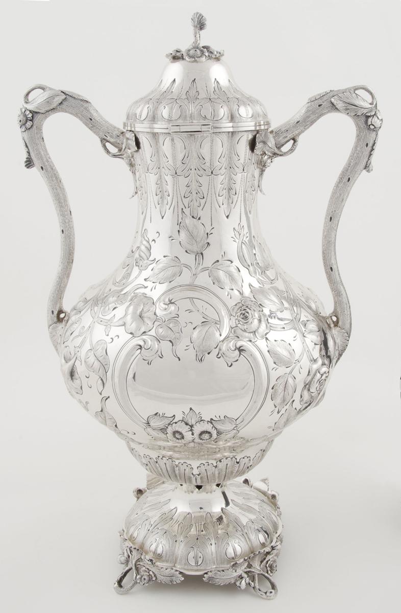 1972.0306.001 Urn, View 2