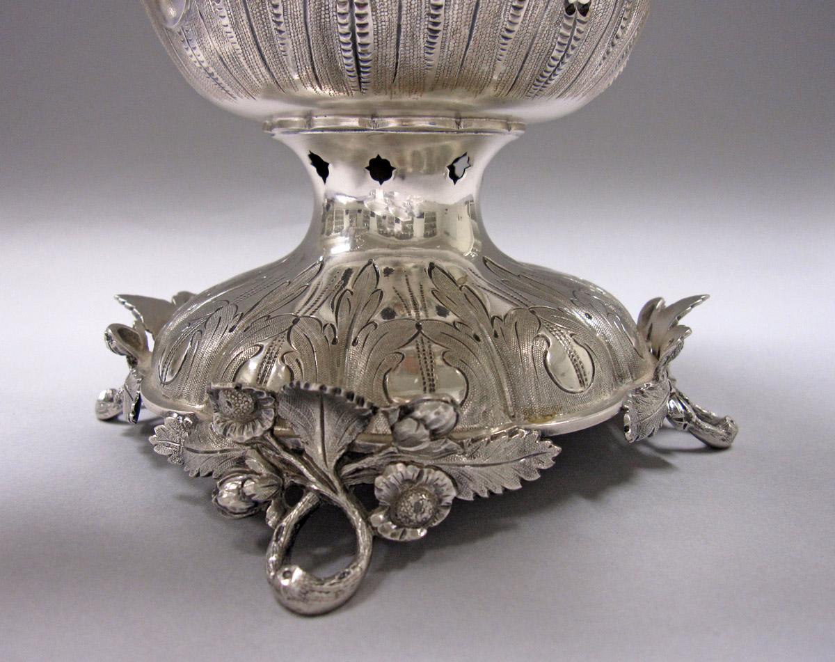 1972.0306.001 Urn, base