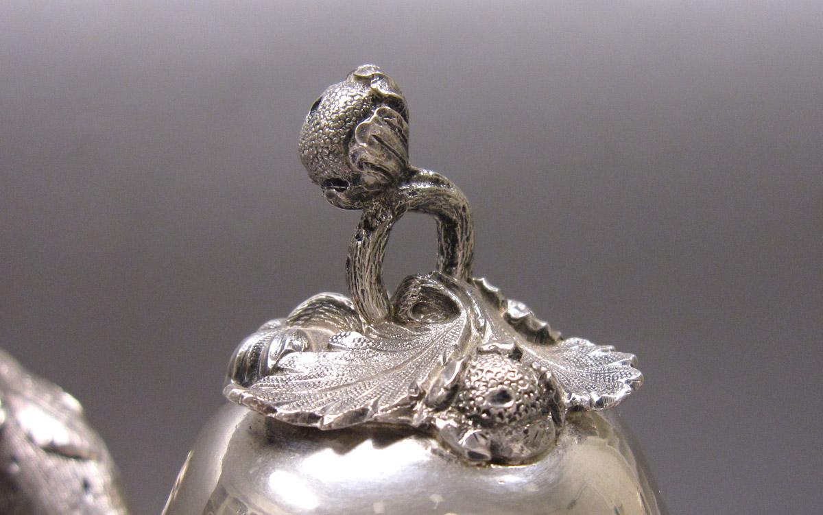 1972.0306.001 Urn, finial