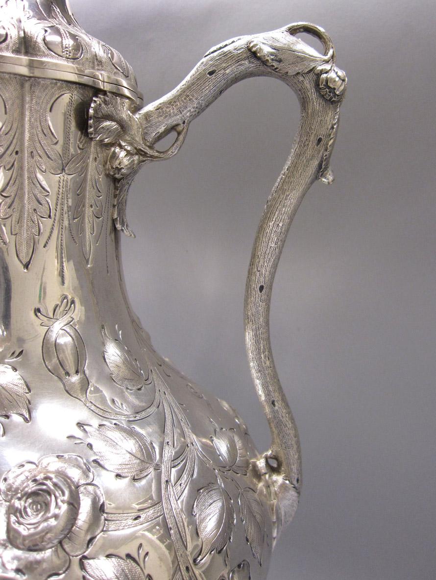 1972.0306.001 Urn, handle