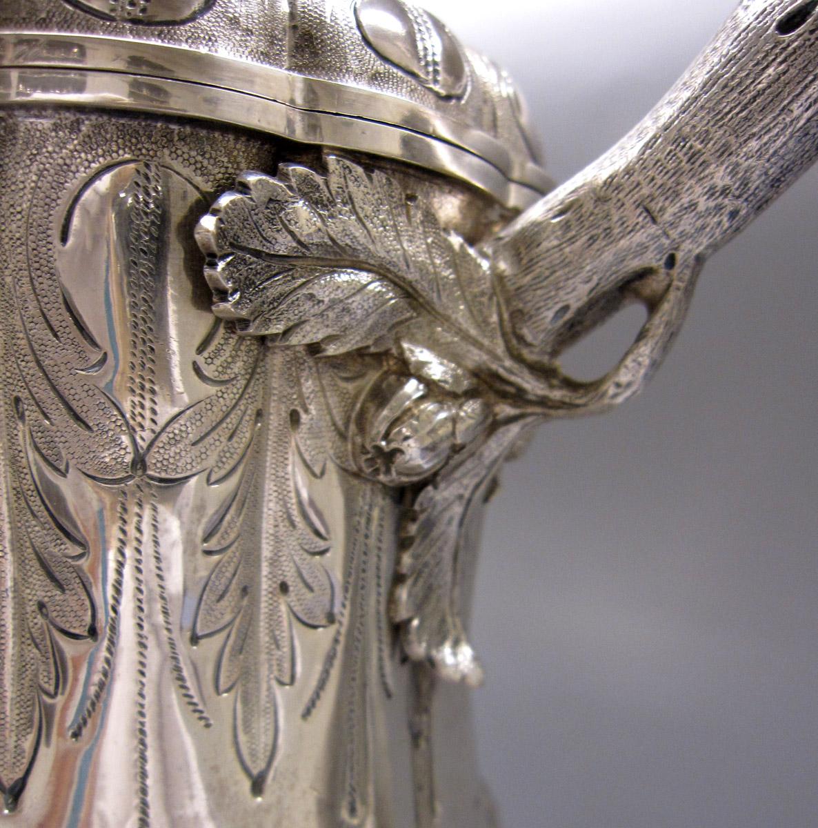 1972.0306.001 Urn, detail