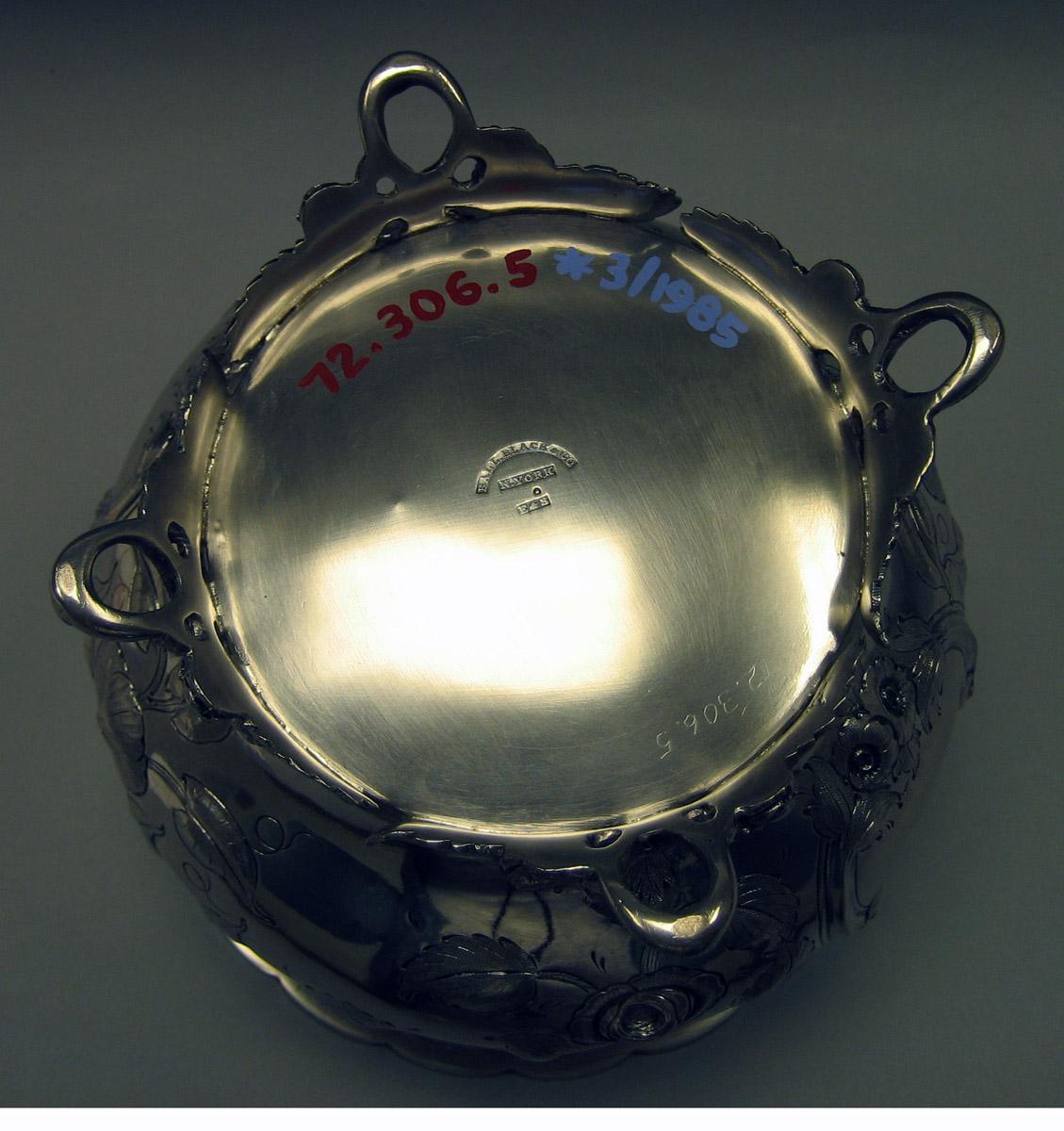 1972.0306.005 Silver Slop bowl underside