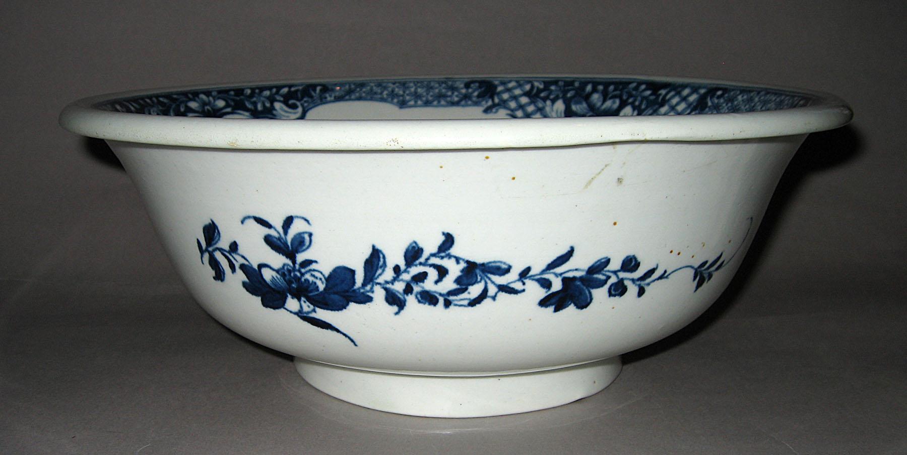 1972.0355 Bowl (side view)