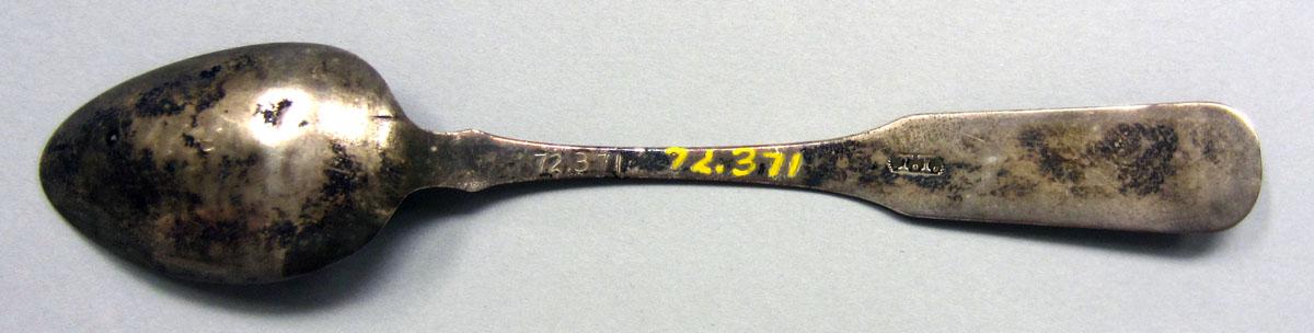 1972.0371 Teaspoon underside