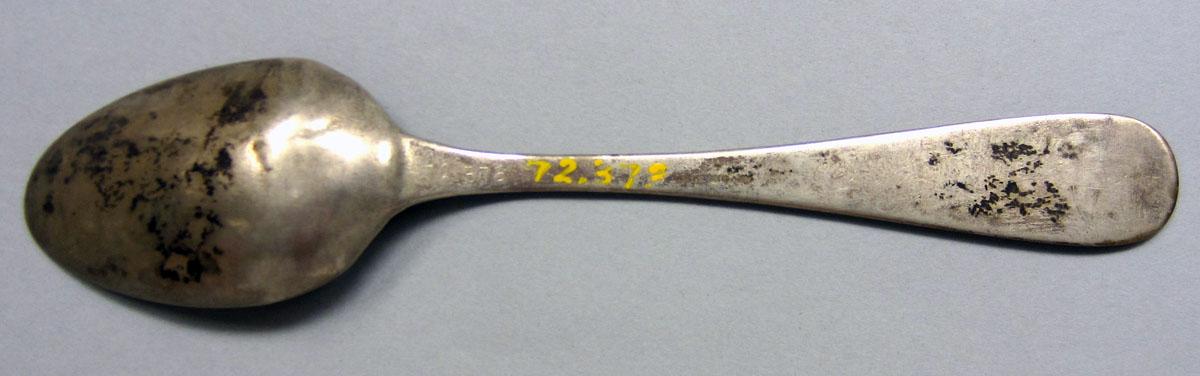 1972.0373 Teaspoon underside