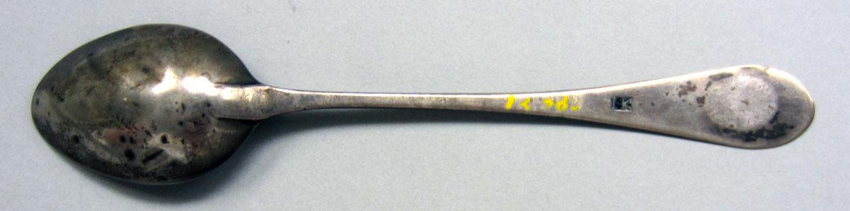 1972.0385 Teaspoon underside