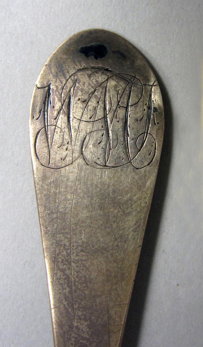 1972.0385 Teaspoon engraving