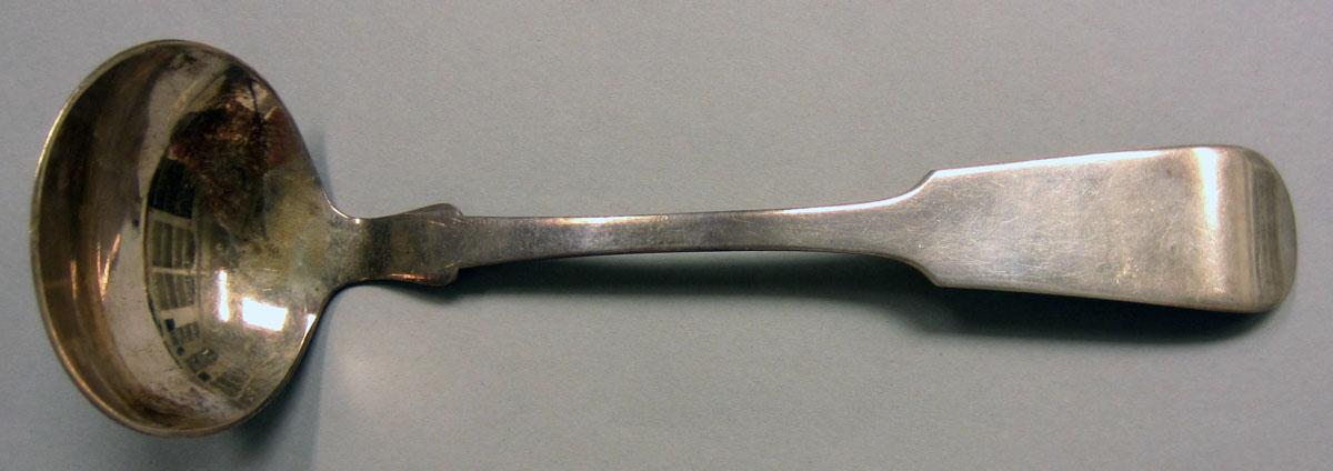 1972.0389 Sauce ladle upper surface