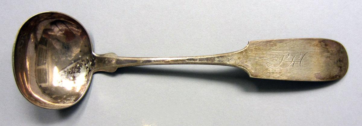 1972.0391 Sauce ladle upper surface