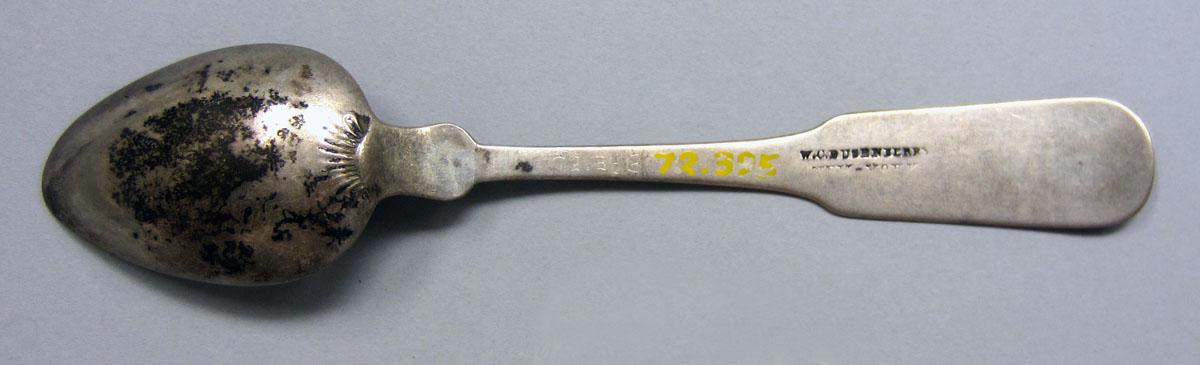 1972.0395 Teaspoon underside