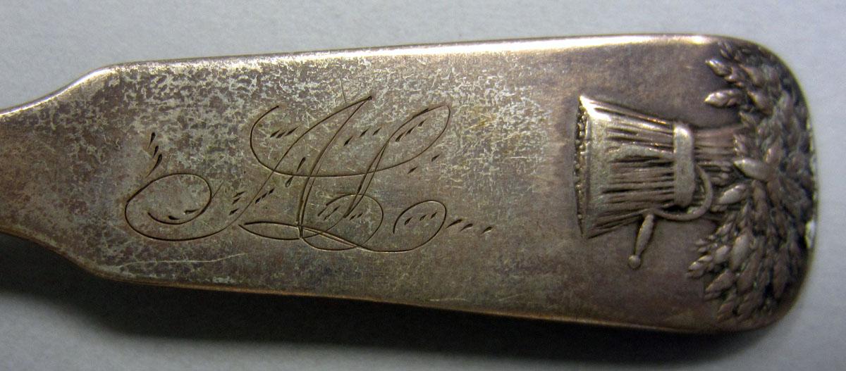 1972.0399 Teaspoon engraving