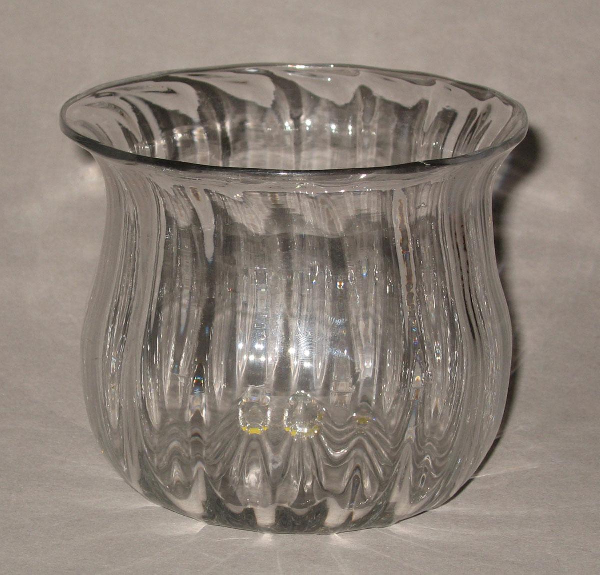 1972.0405.002 Lead glass finger bowl