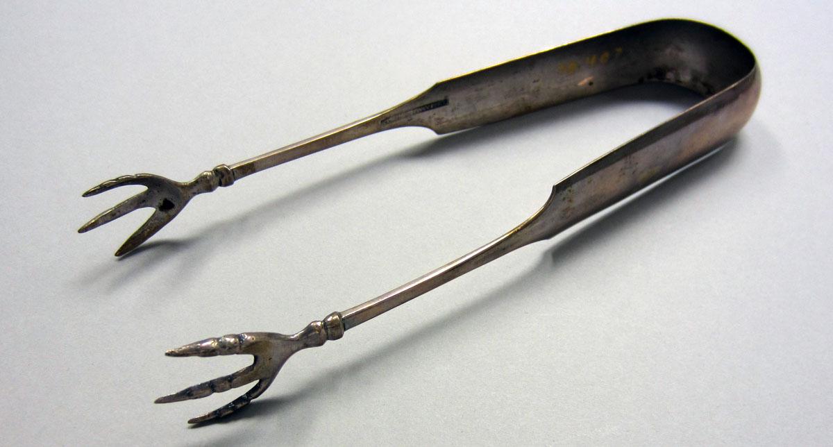 1972.0407 Sugar tongs