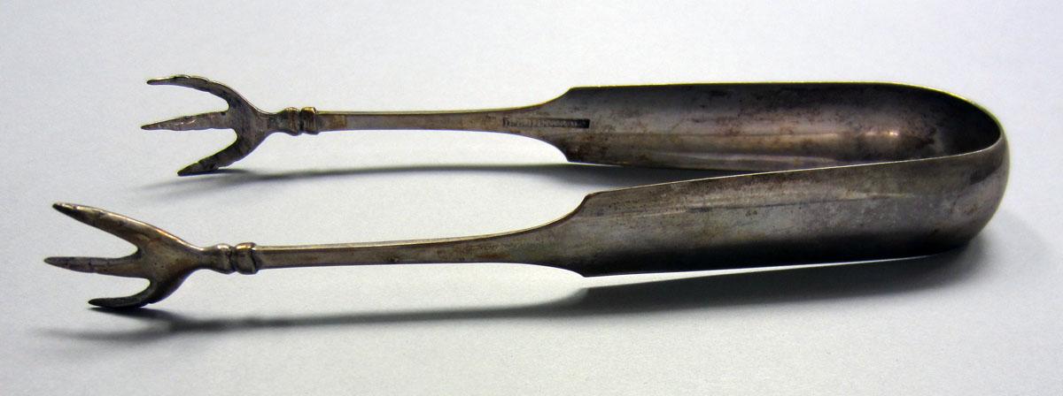 1972.0407 Sugar tongs view 2