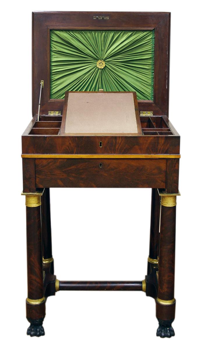1957.0894 Table, View 2