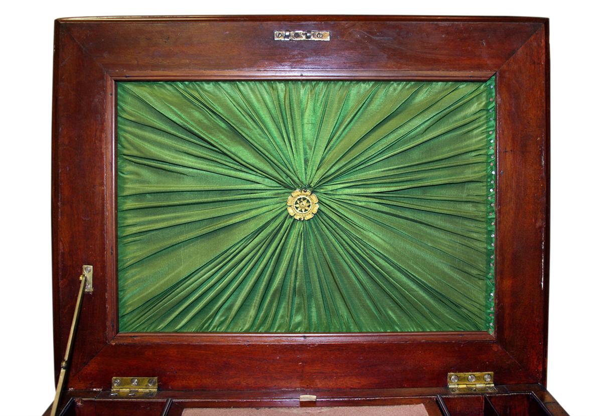 1957.0894 Table, Detail